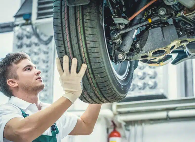 Voiture : voiture ou boîte de mécanicien, lequel choisir ?